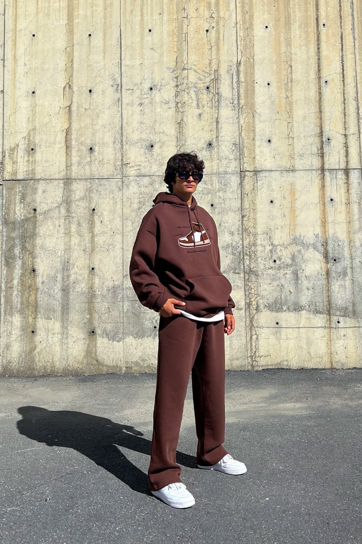 Sneaker Nakışlı Kahverengi Oversize Sweatshirt