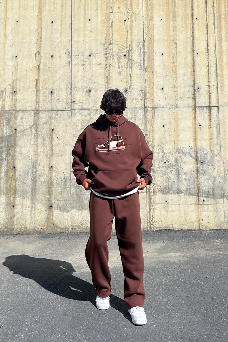 Sneaker Nakışlı Kahverengi Oversize Sweatshirt