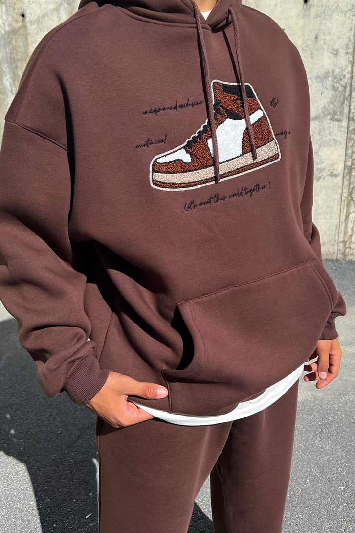 Sneaker Nakışlı Kahverengi Oversize Sweatshirt
