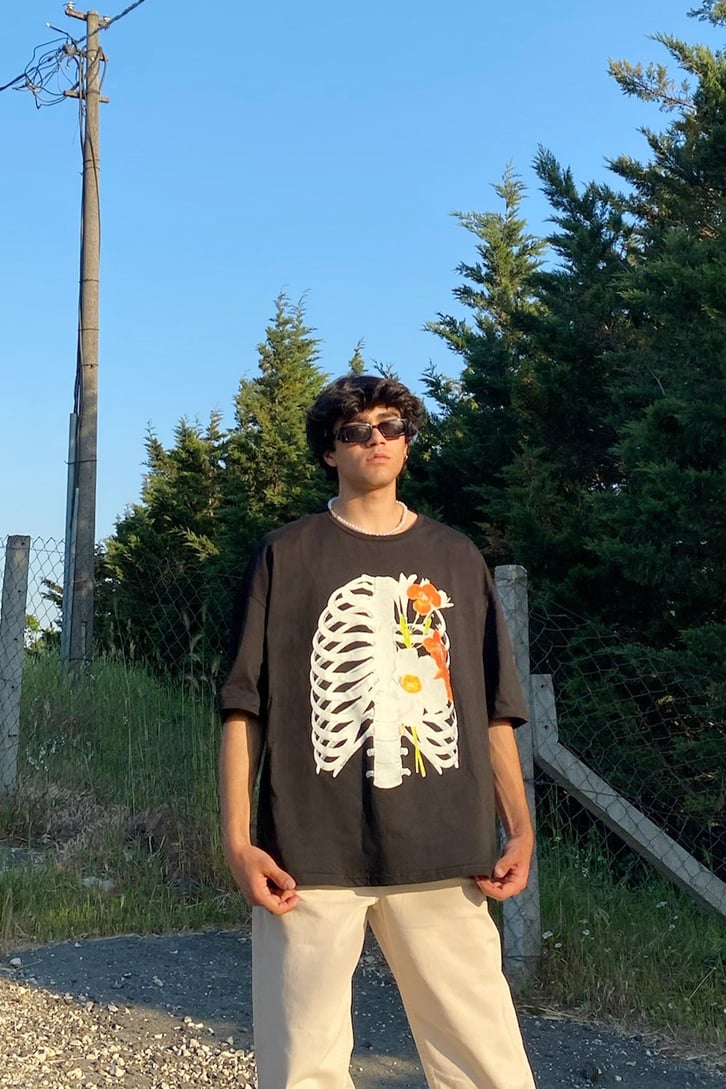 Sternum Flowers Siyah Oversize Tshirt