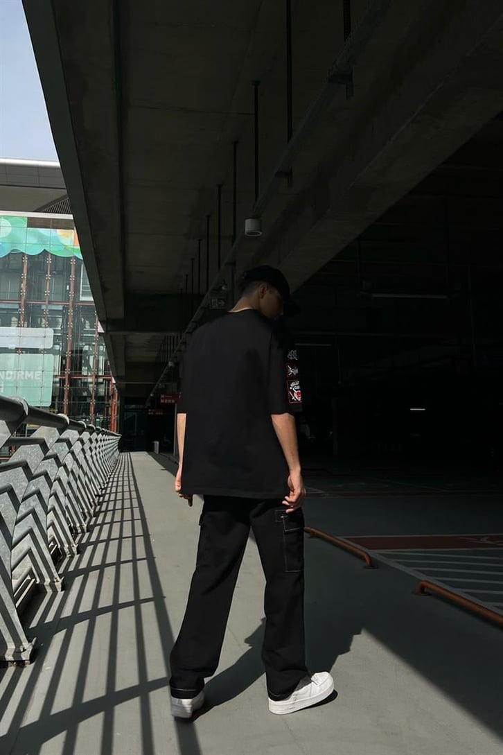 Stranger Flame Baskılı Siyah Oversize Tişört