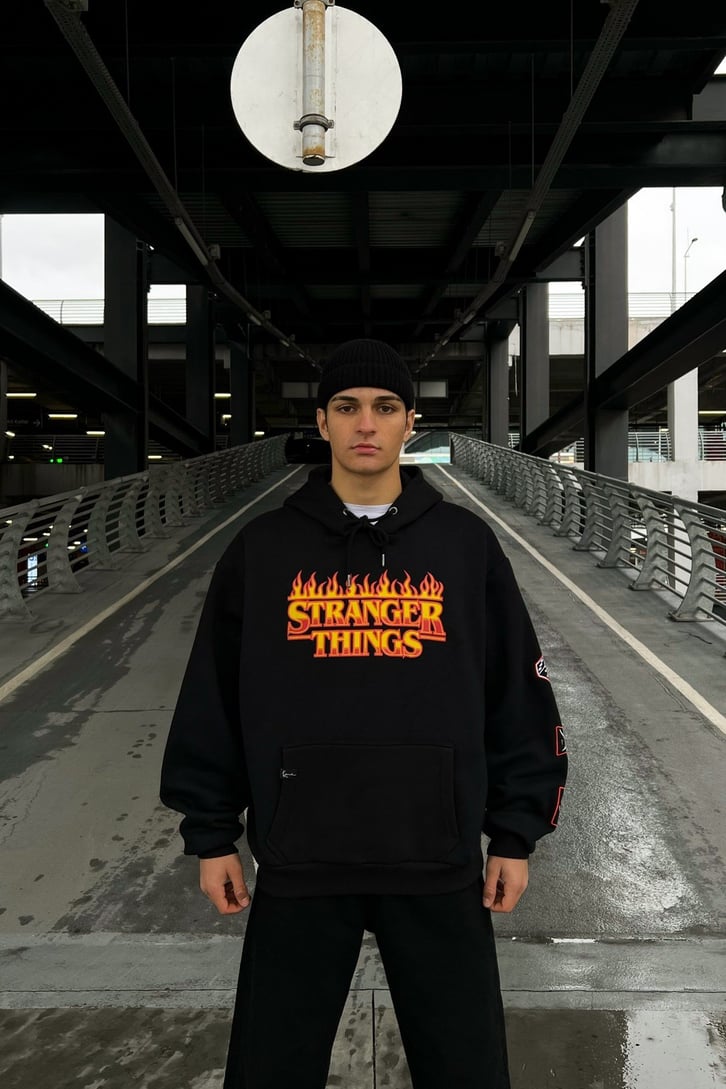 Stranger T. Patch Detay Siyah Oversize Hoodie