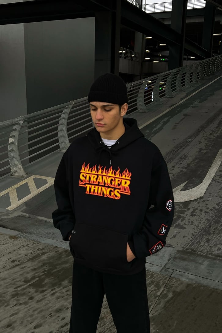 Stranger T. Patch Detay Siyah Oversize Hoodie