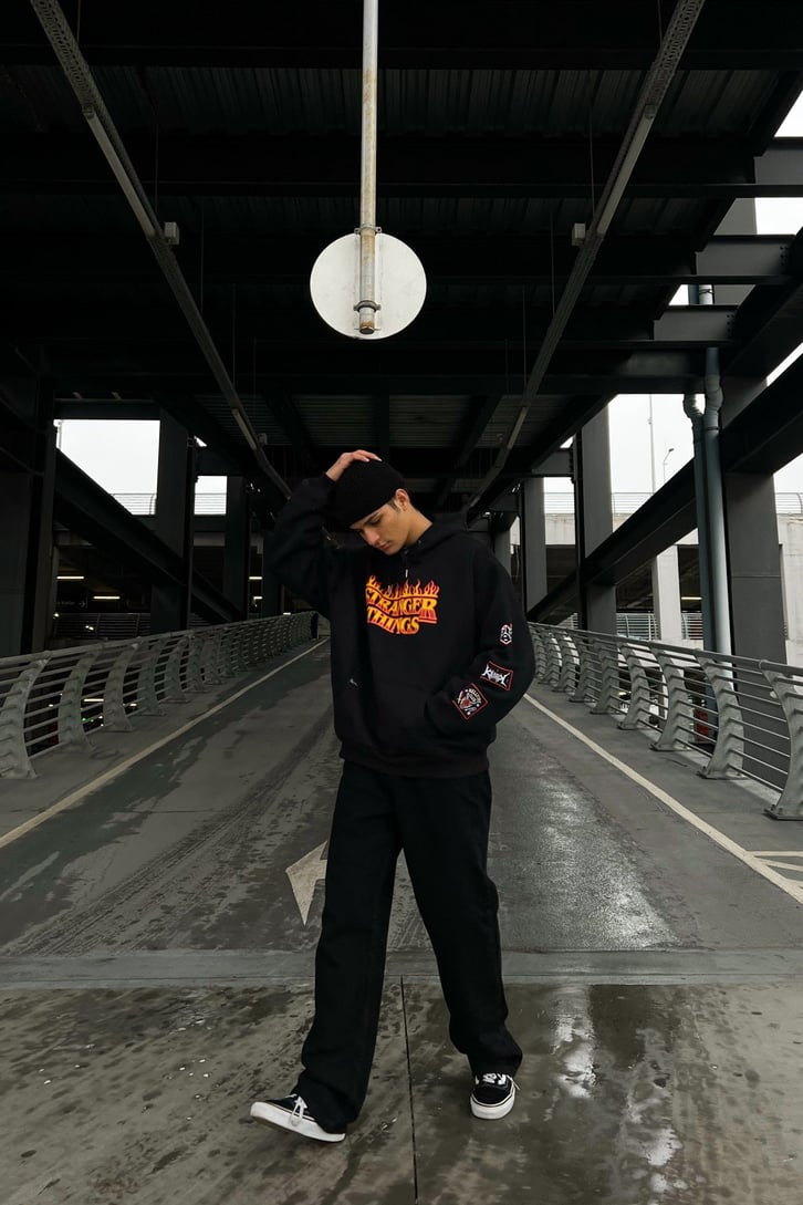 Stranger T. Patch Detay Siyah Oversize Hoodie