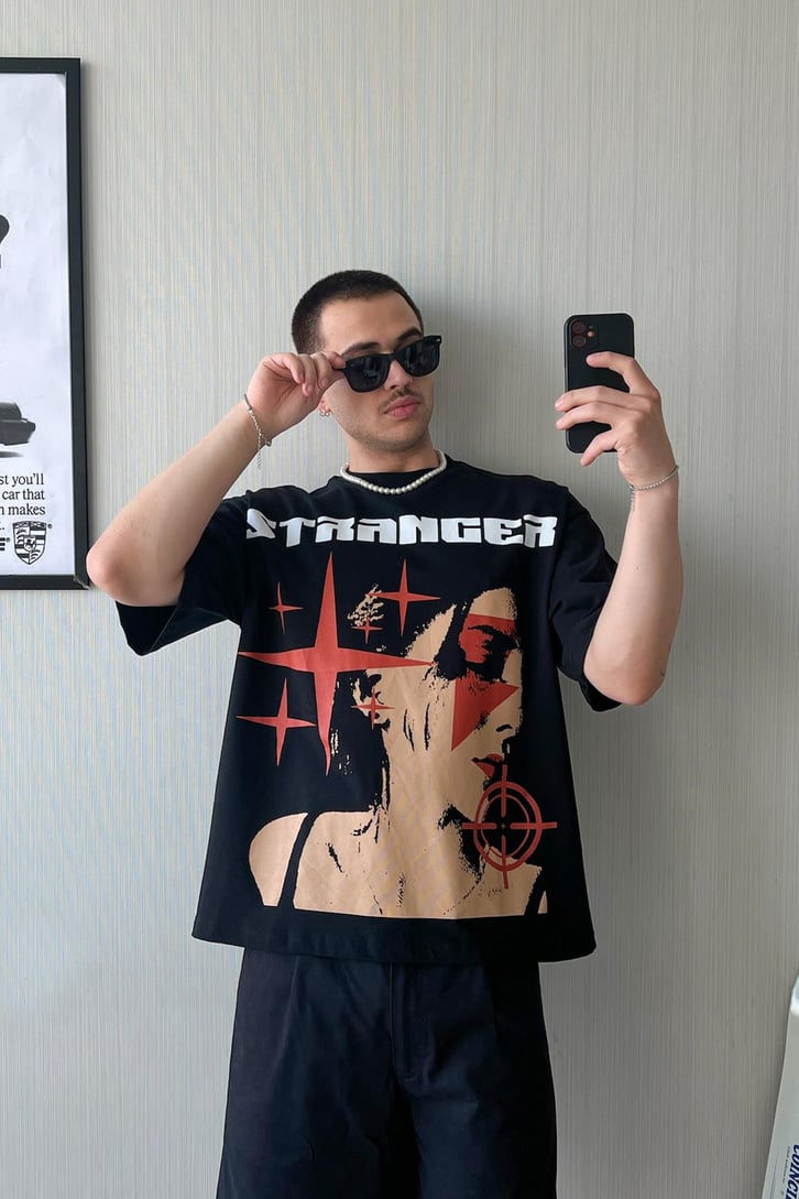 Stranger Target Baskılı Oversize Tişört