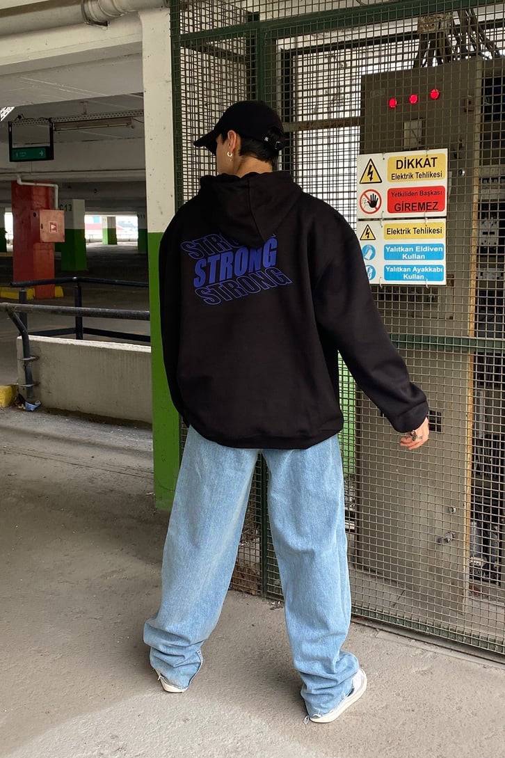 STRONG BASKILI OVERSIZE HOODIE