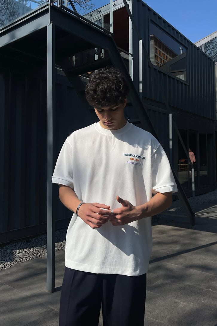 Struggle Manager Nakışlı Beyaz Oversize Tişört