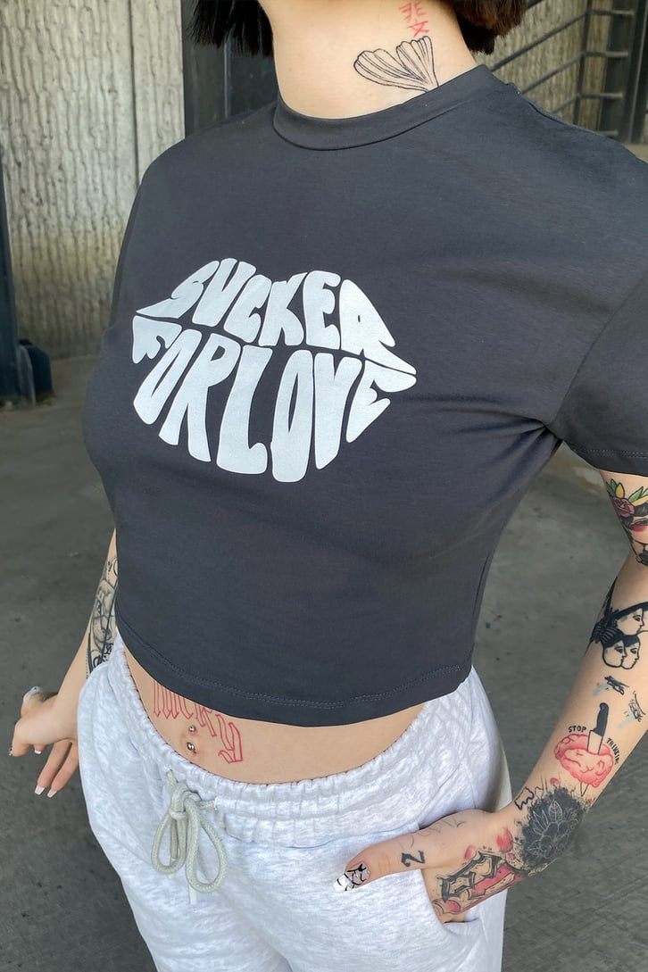 Sucked For Love Baskılı Crop Tshirt