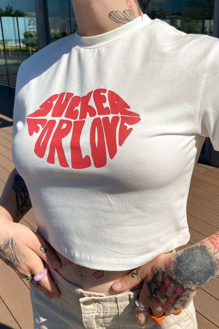 Sucker For Love Baskılı Krem Crop