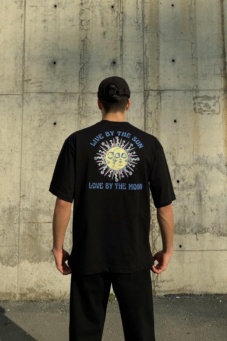 Sun & Moon Baskılı Siyah Tshirt