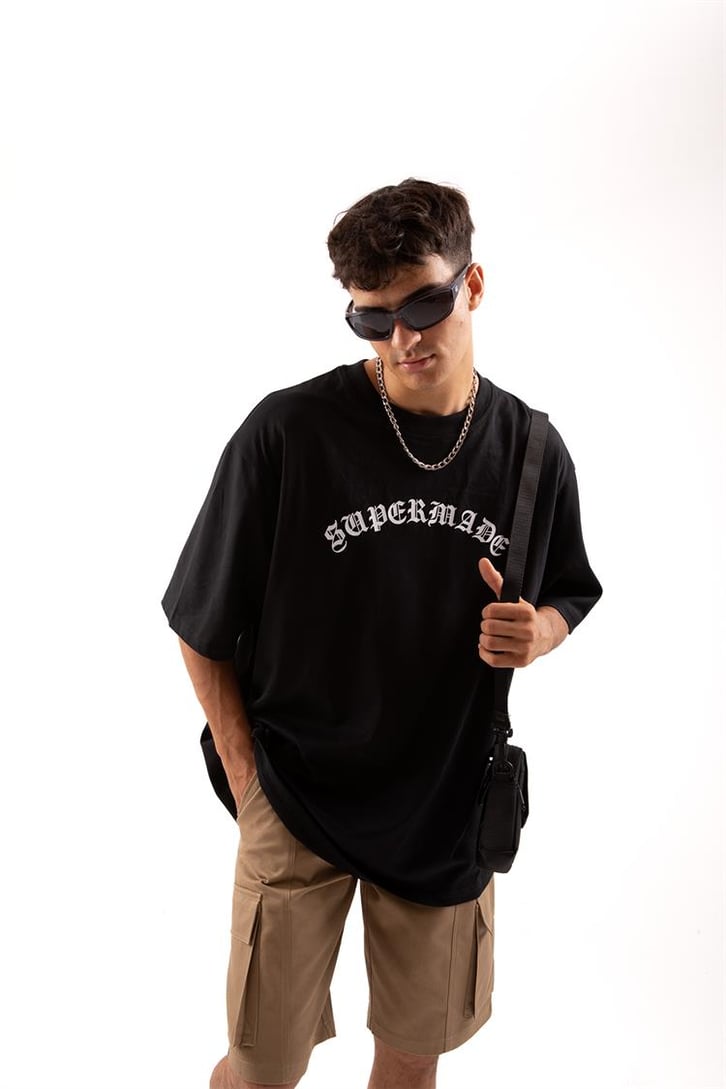 Supermade Gothic Text Siyah Oversize Tişört