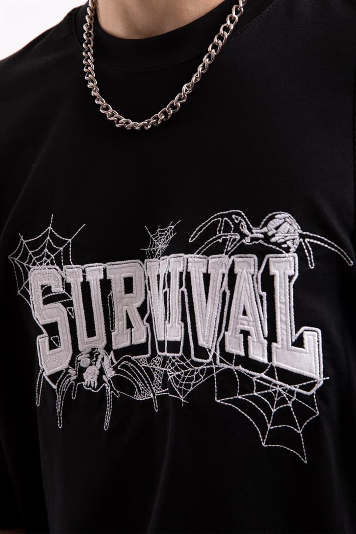 Survival Nakışlı Siyah Oversize Tshirt