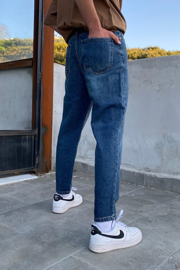 Taşlamalı Koyu Mavi Detaylı Mom Jean