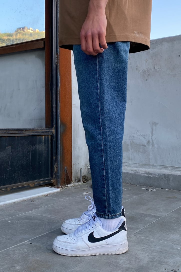 Taşlamalı Koyu Mavi Detaylı Mom Jean