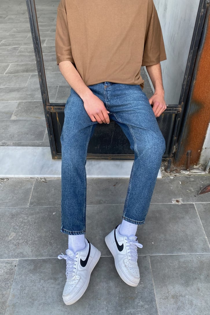 Taşlamalı Koyu Mavi Detaylı Mom Jean
