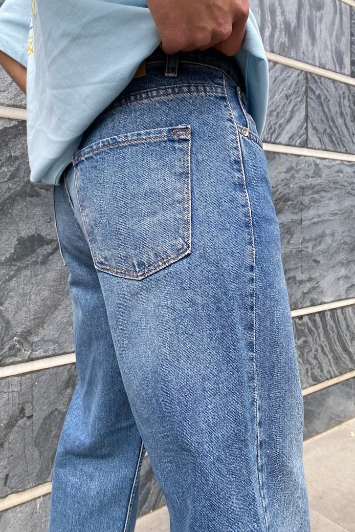 Taşlamalı Mavi Regular Fit Jean
