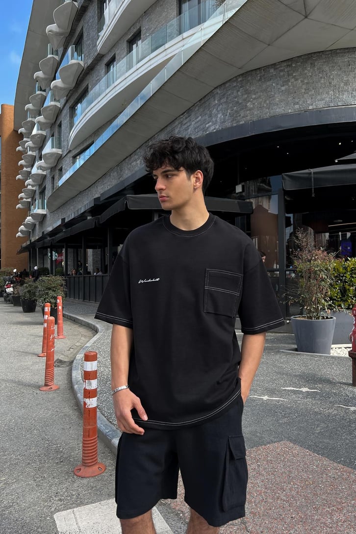 Ters Dikiş Cepli Siyah Oversize Tişört