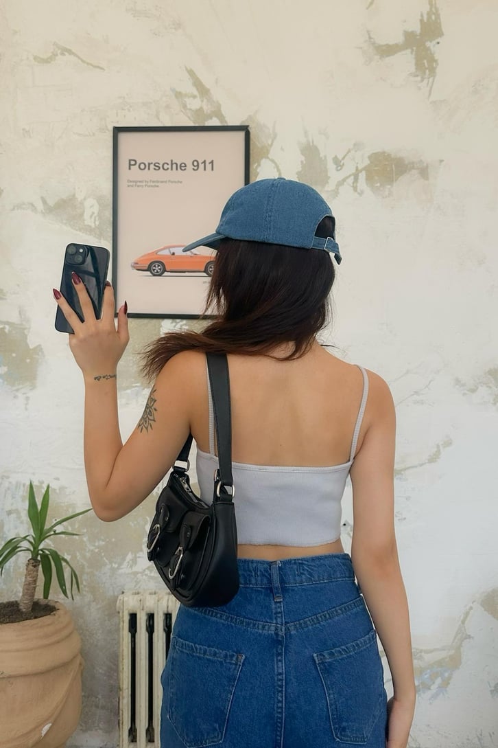 Ters Dikiş Detaylı Crop
