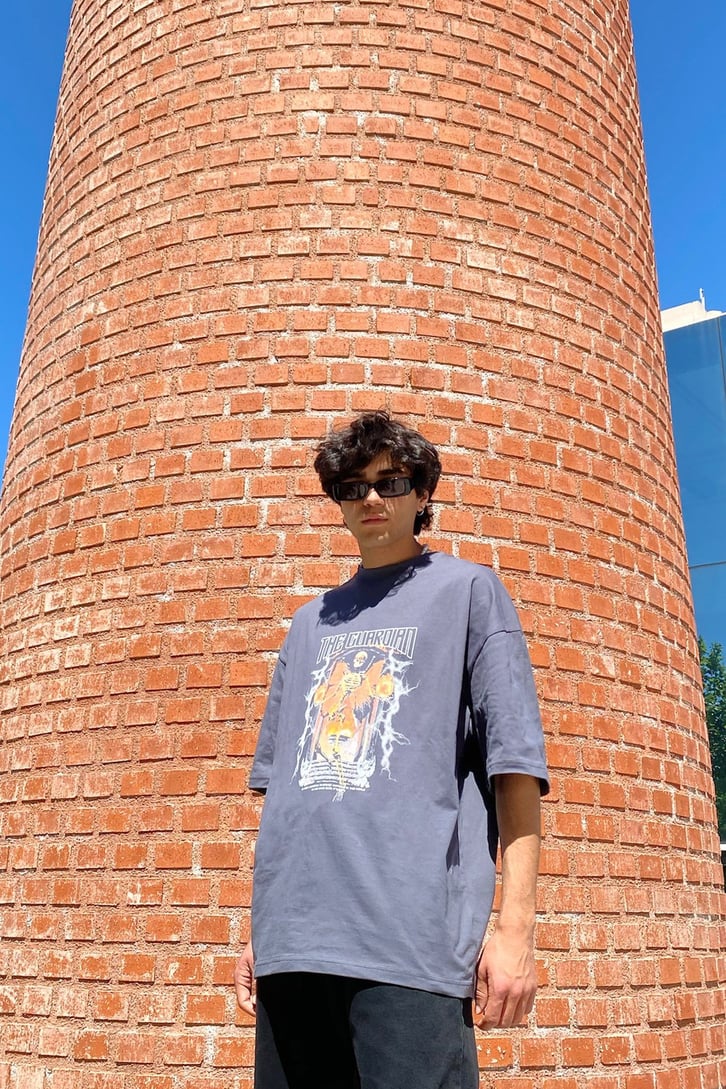 The Guardian Baskılı Koyu Gri Oversize Tshirt
