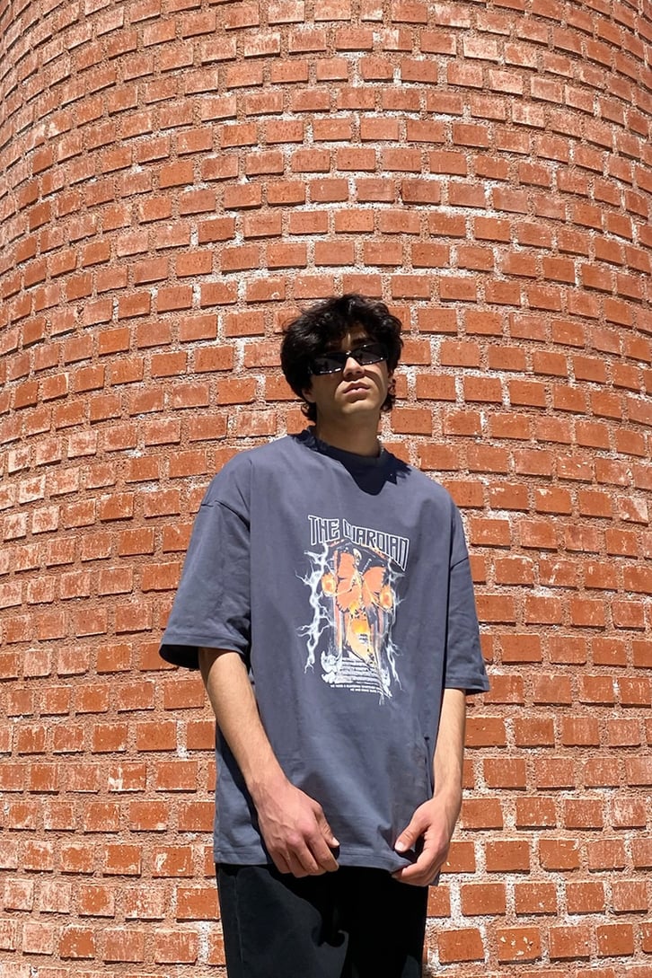 The Guardian Baskılı Koyu Gri Oversize Tshirt