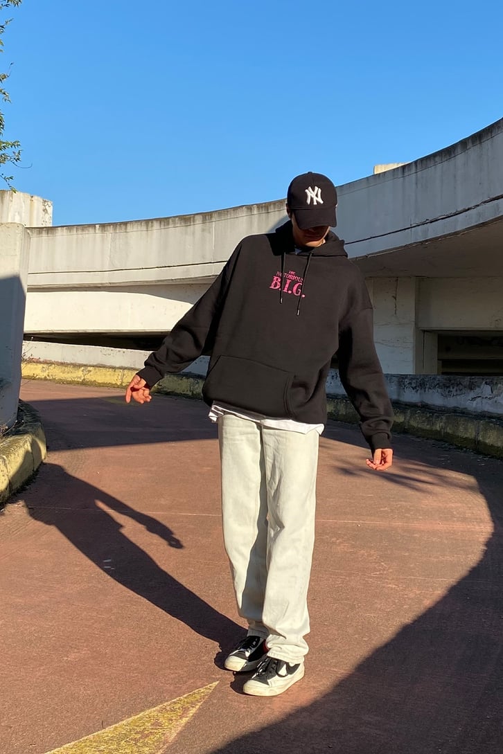 THE NOTORIUS YAZI BASKILI OVERSIZE HOODIE