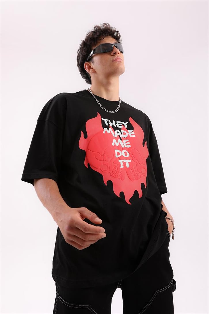 They Made Siyah Baskılı Oversize Tişört