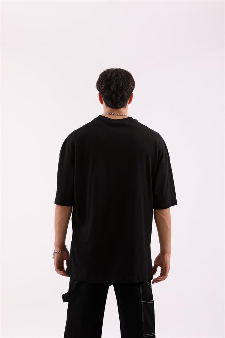 They Made Siyah Baskılı Oversize Tişört