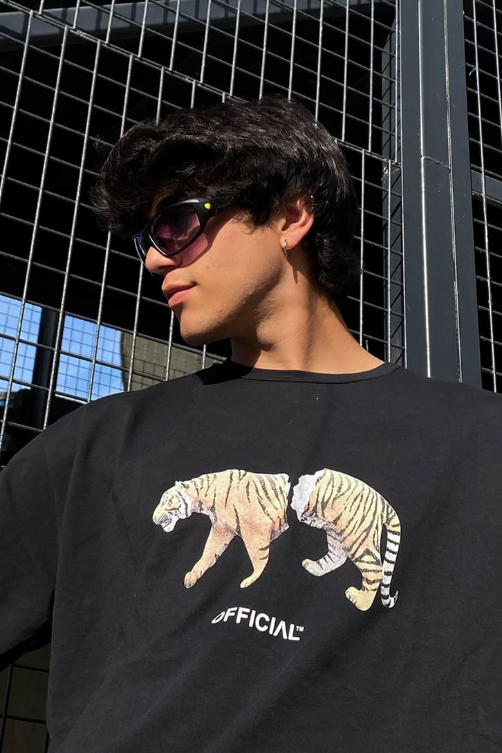 Tiger Statue Baskılı Siyah Oversize Tshirt