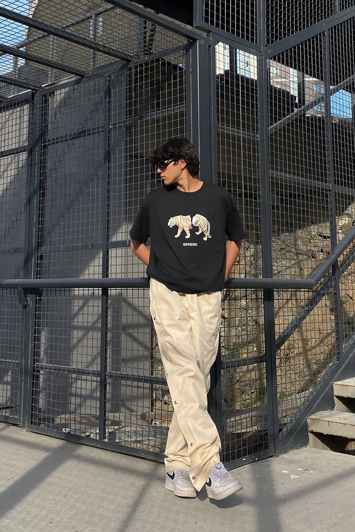 Tiger Statue Baskılı Siyah Oversize Tshirt