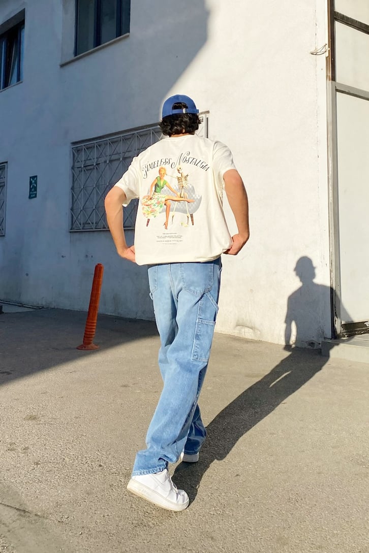 Timeless Nostalgia Baskılı Ekru Oversize Tshirt