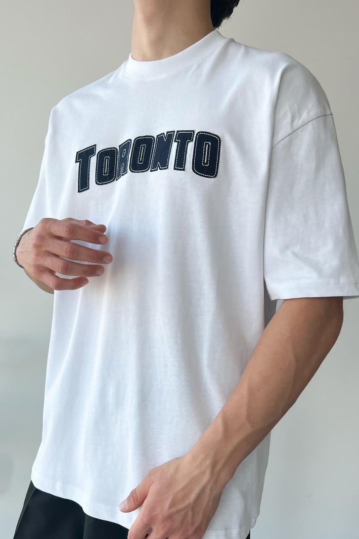 Toronto Nakışlı Beyaz Oversize Tişört