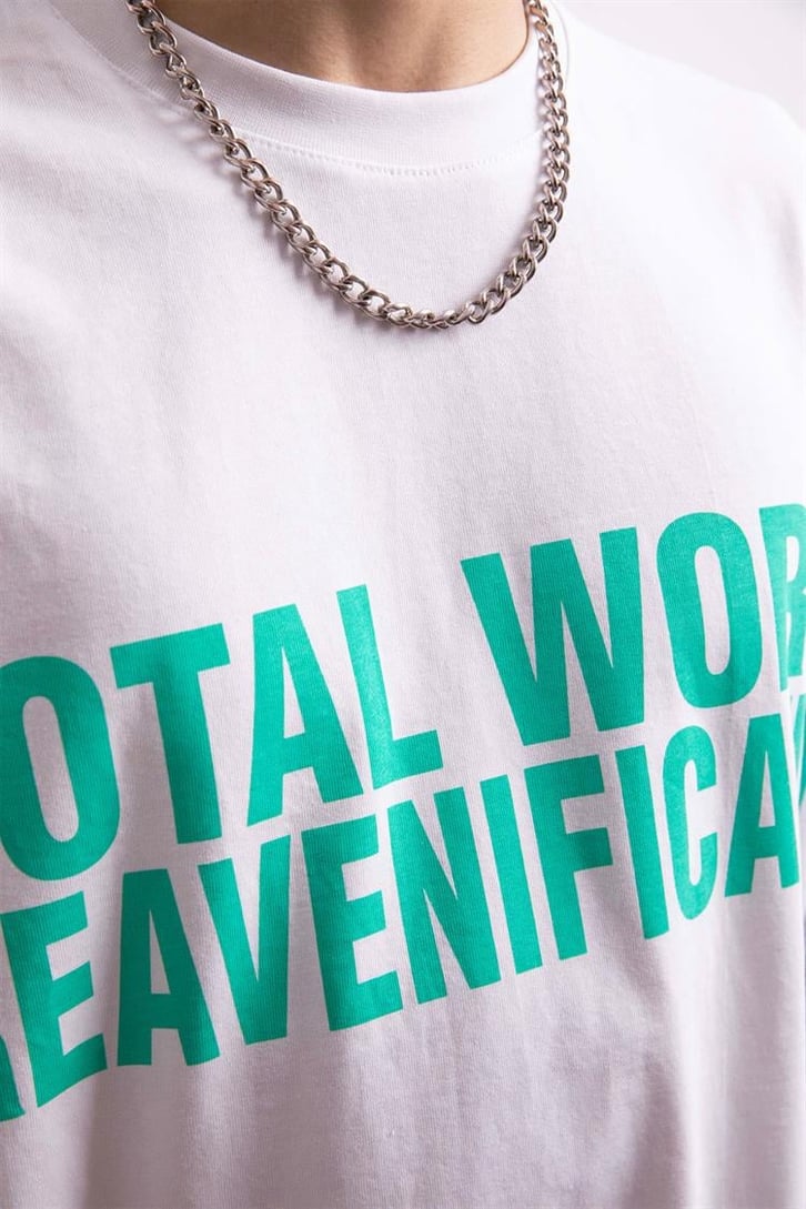 Total World Baskılı Beyaz Oversize Tişört