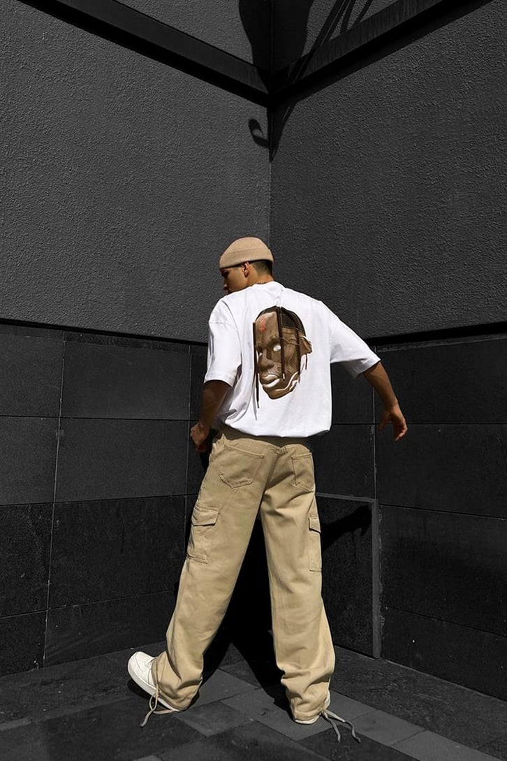 Travis Sırt Baskılı Bağcık Detay Beyaz Oversize Tişört