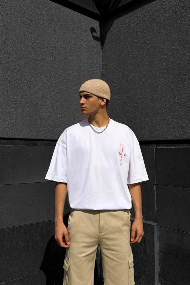 Travis Sırt Baskılı Bağcık Detay Beyaz Oversize Tişört