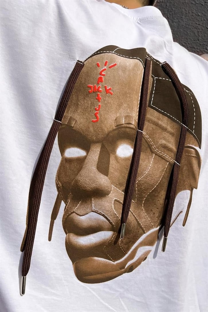 Travis Sırt Baskılı Bağcık Detay Beyaz Oversize Tişört