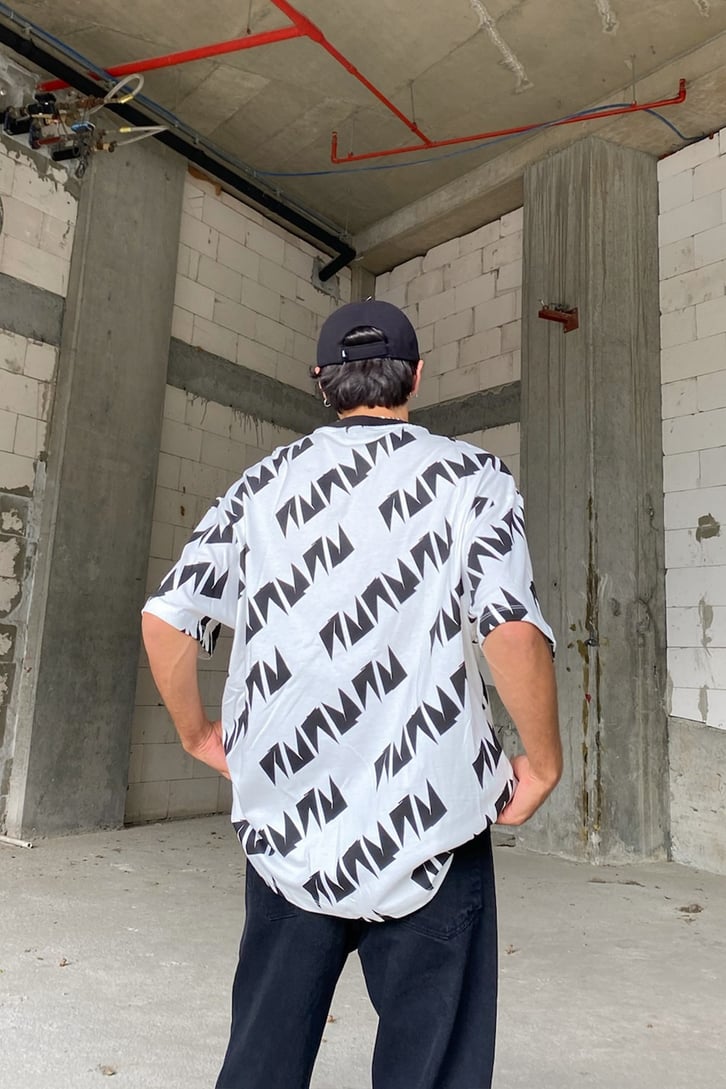Triangle Pattern Beyaz Oversize Tshirt
