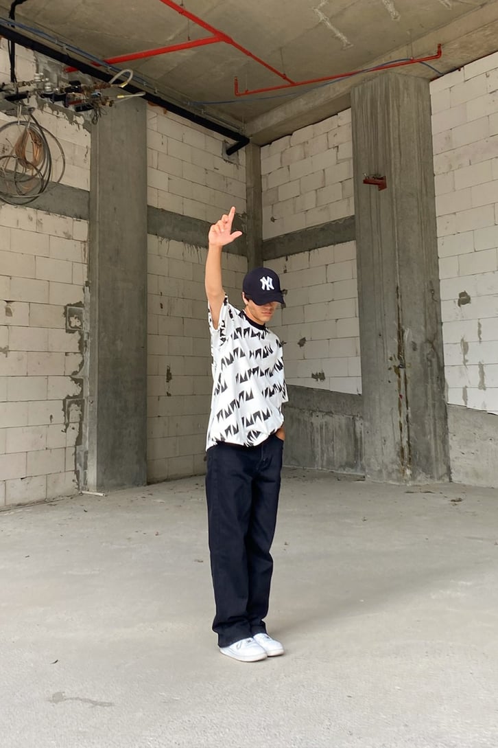 Triangle Pattern Beyaz Oversize Tshirt