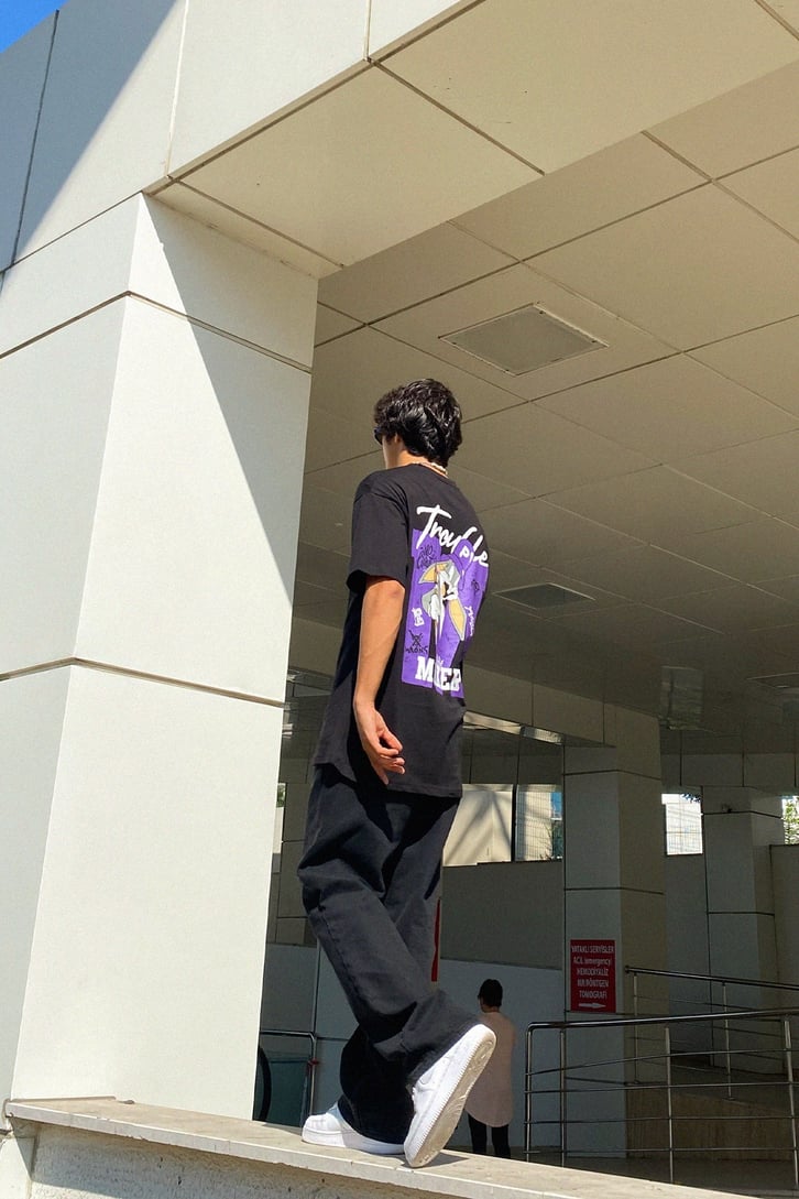 Trouble Maker Sırt Baskılı Oversize Tshirt