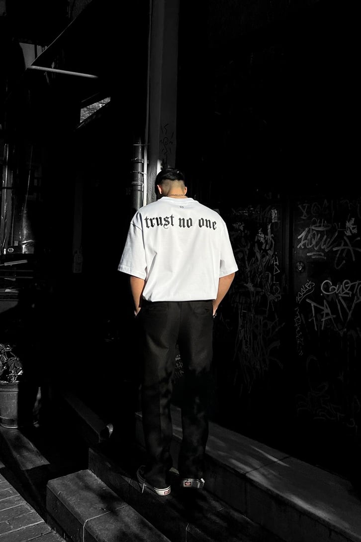 Trust No One Oversize Tshirt