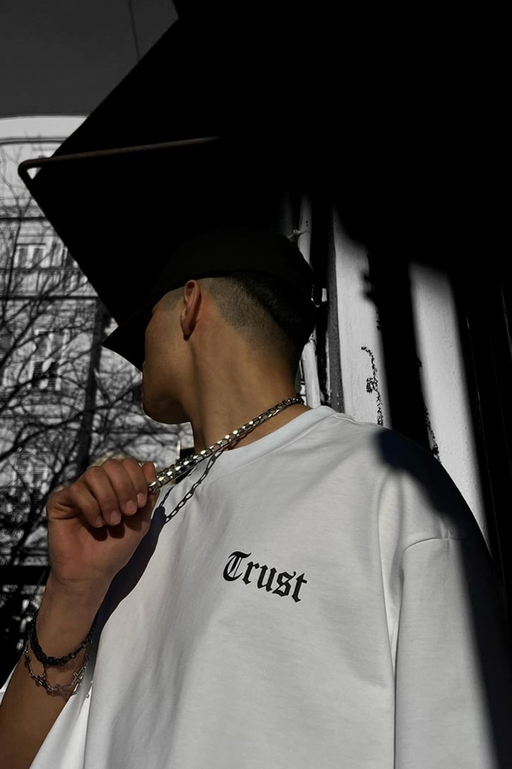 Trust No One Oversize Tshirt