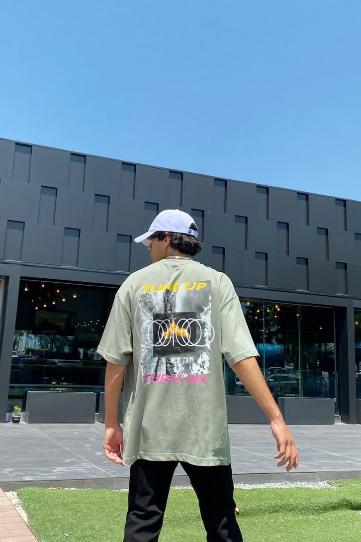 Turn Up Baskılı Oversize Tshirt