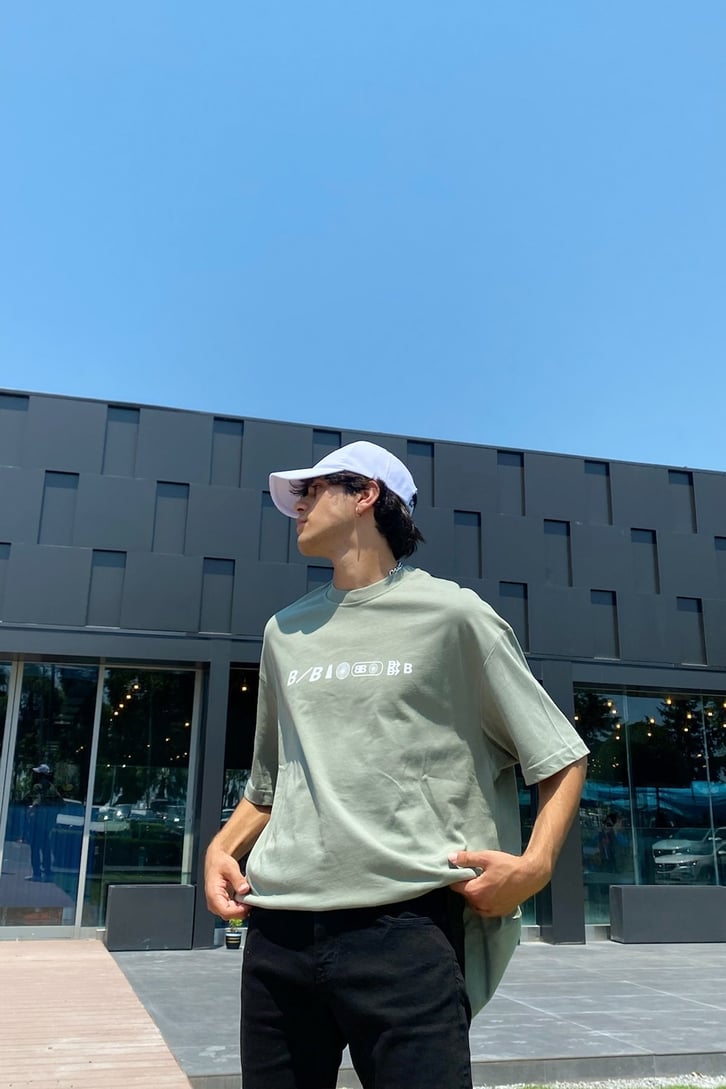 Turn Up Baskılı Oversize Tshirt