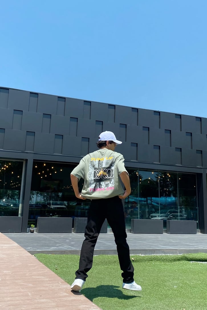 Turn Up Baskılı Oversize Tshirt