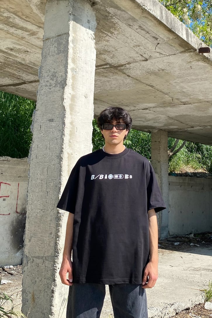 Turn Up Baskılı Siyah Oversize Tshirt