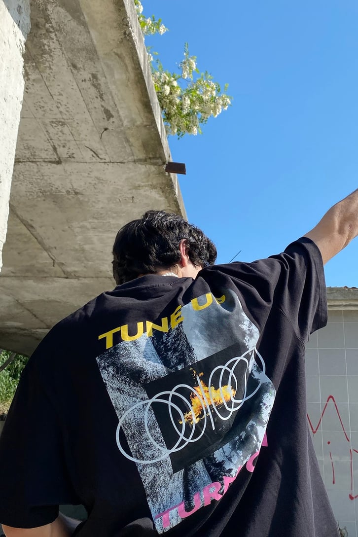 Turn Up Baskılı Siyah Oversize Tshirt