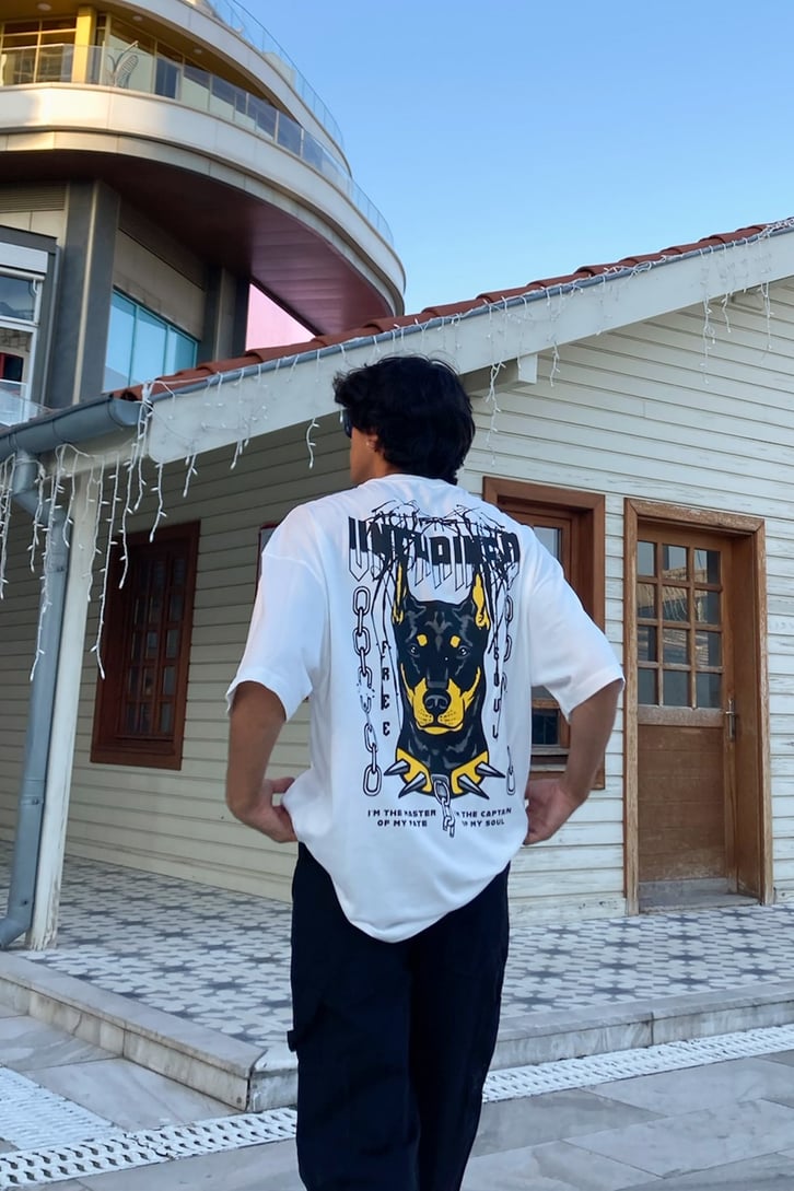 Unchained Dog Baskılı Beyaz Oversize Tshirt