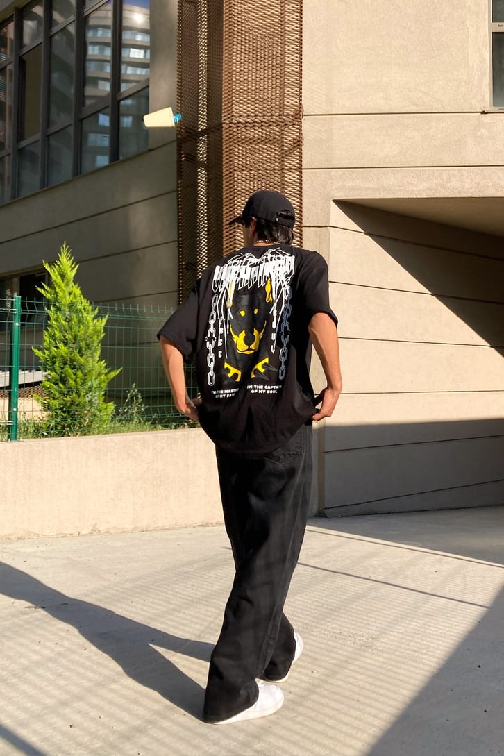 Unchained Dog Baskılı Oversize Tshirt