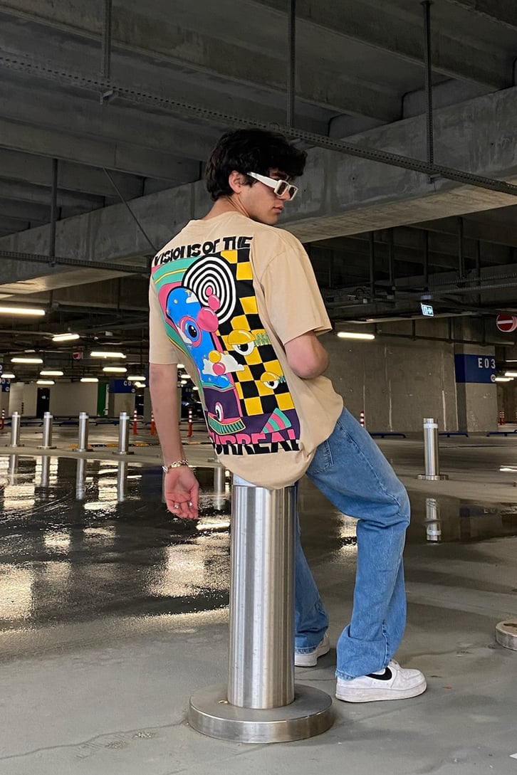 Vision is Surreal Baskılı Oversize Tshirt