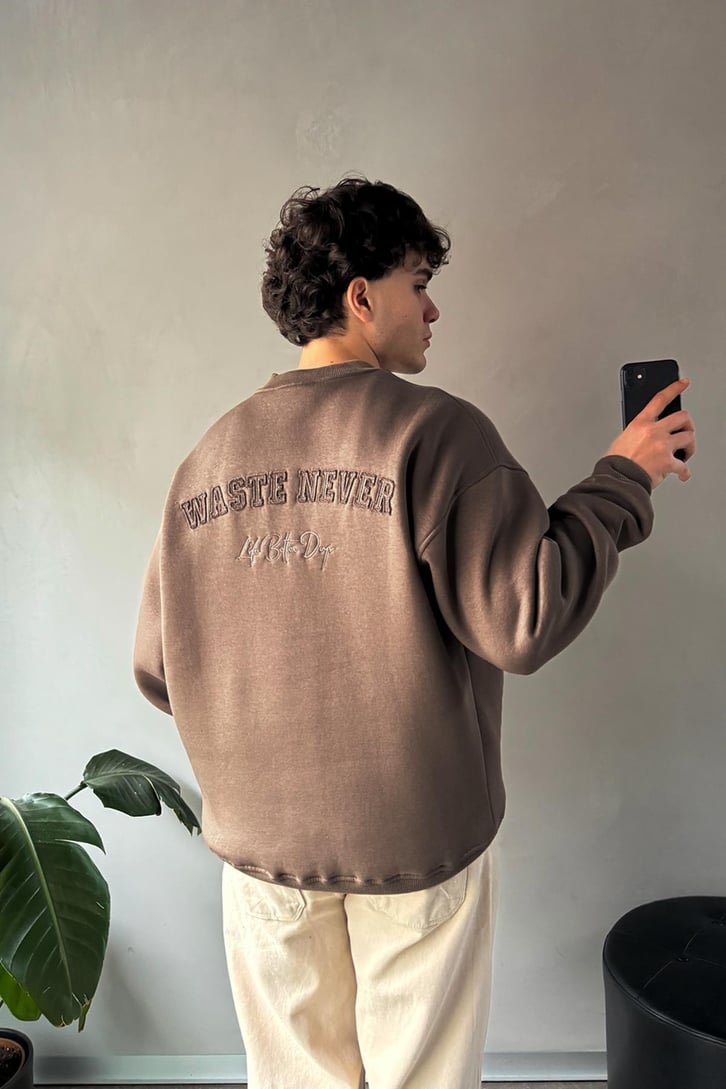 Waste Never Sırt Nakışlı Oversize Sweatshirt