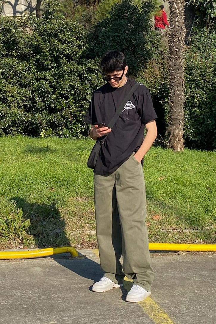 We Out Here! Oversize Printed Siyah Tshirt